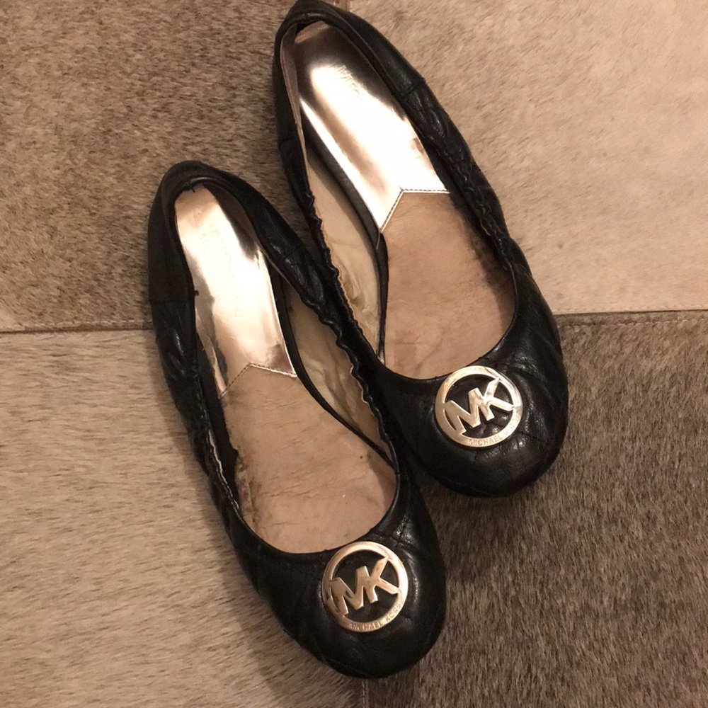 Micheal Kors Black Flats